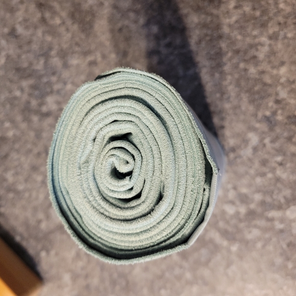 *NEW* Lululemon Yoga Items! - Picture 5 of 10